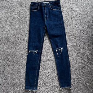 ZARA High Rise Distressed Frayed Hem Jeans size 4